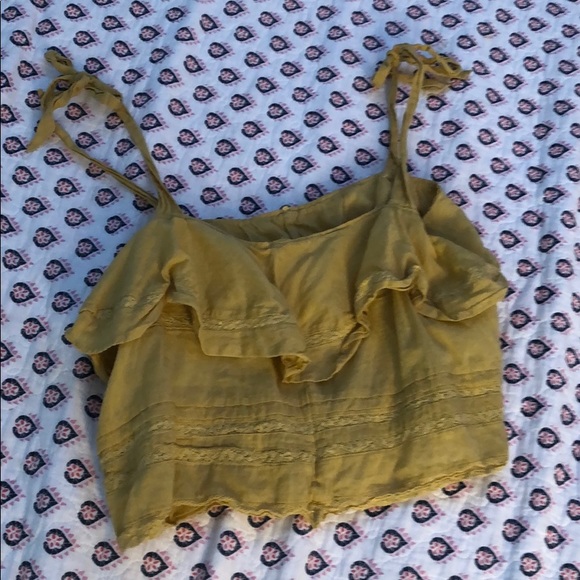 Urban outfitter yellow crop top - Picture 3 of 3